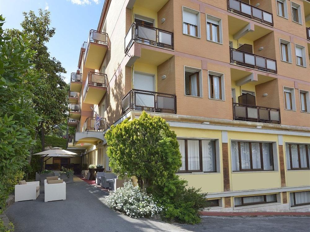 Hotel Attico Chianciano Terme Eksteriør bilde